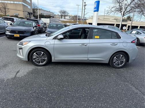 2021 Hyundai IONIQ Plug-In Hybrid SEL