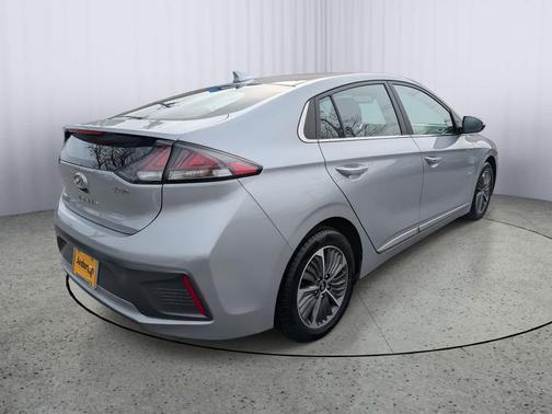 2021 Hyundai IONIQ Plug-In Hybrid SEL