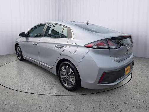 2021 Hyundai IONIQ Plug-In Hybrid SEL
