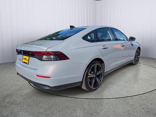 Urban Gray Pearl 2026 Honda Accord SE