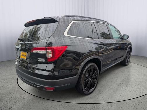 Crystal Black Pearl 2022 Honda Pilot AWD Special Edition