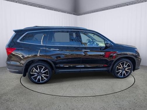 2022 Honda Pilot Touring 8-Passenger