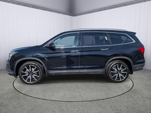 2022 Honda Pilot Touring 8-Passenger