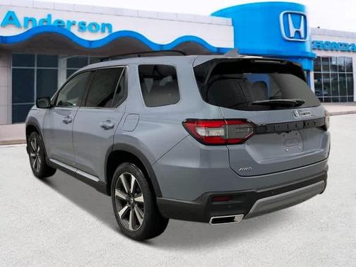 2025 Honda Pilot Touring 8-Passenger