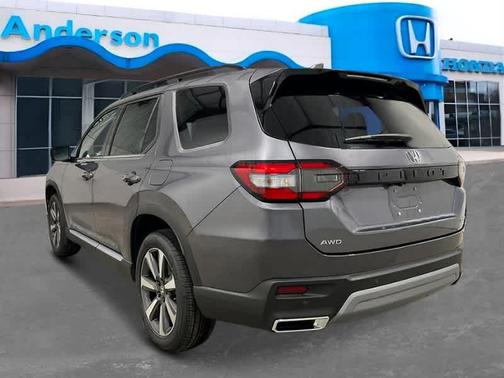2025 Honda Pilot Touring 8-Passenger
