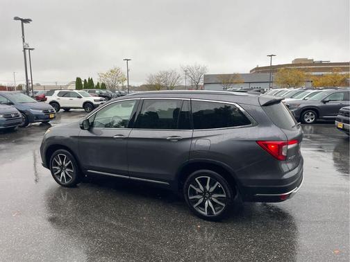 2021 Honda Pilot Touring 8-Passenger
