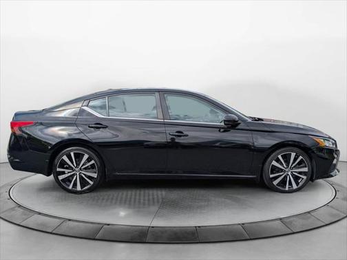 2021 Nissan Altima SR VC-Turbo FWD