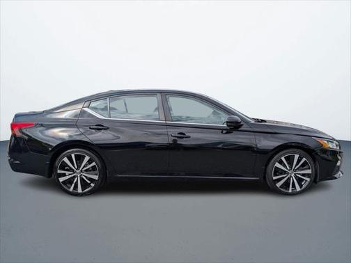 2021 Nissan Altima SR VC-Turbo FWD