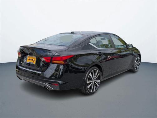 2021 Nissan Altima SR VC-Turbo FWD