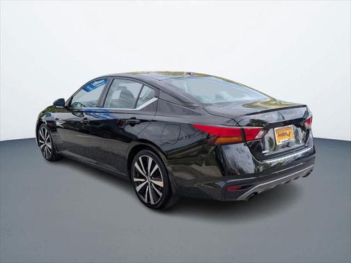 2021 Nissan Altima SR VC-Turbo FWD