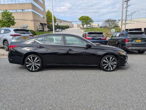 2021 Nissan Altima SR VC-Turbo FWD