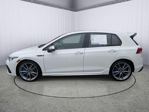Pure White 2024 Volkswagen Golf R 2.0T DSG