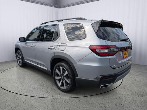 2024 Honda Pilot Touring 8-Passenger
