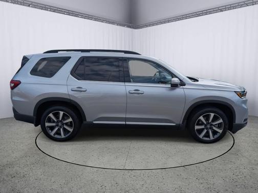 2024 Honda Pilot Touring 8-Passenger
