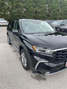 Crystal Black Pearl 2023 Honda Pilot AWD EX-L 7 Passenger