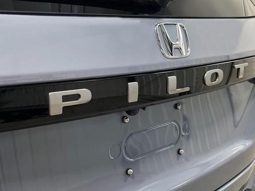 Sonic Gray Pearl 2026 Honda Pilot EX-L