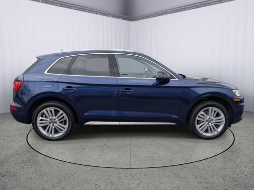 Moonlight Blue Metallic 2019 Audi Q5 2.0T Premium Plus