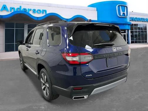 2025 Honda Pilot Touring 8-Passenger