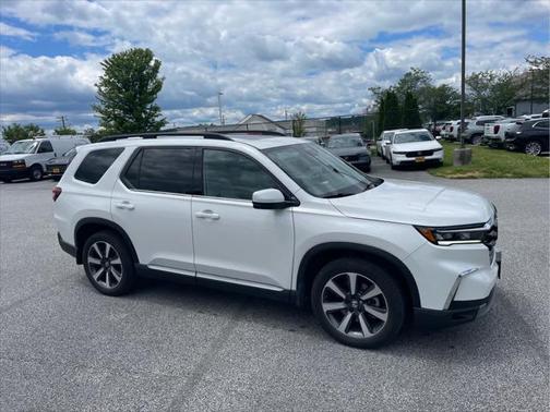 2023 Honda Pilot Touring 8-Passenger