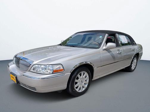 2007 Lincoln Town Car Signature