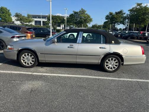 2007 Lincoln Town Car Signature