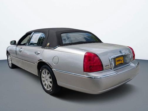 2007 Lincoln Town Car Signature