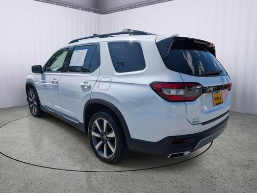 2023 Honda Pilot AWD Elite