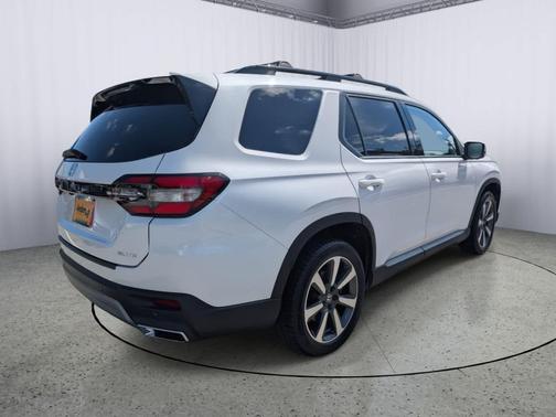2023 Honda Pilot AWD Elite