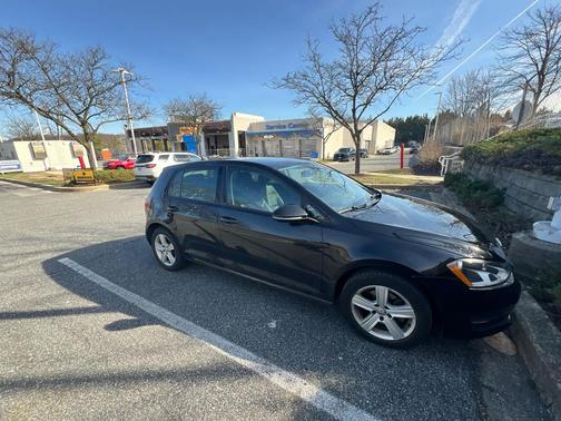 2017 Volkswagen Golf TSI Wolfsburg Edition 4-Door