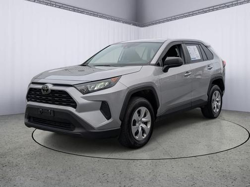 Silver Sky Metallic 2022 Toyota RAV4 LE