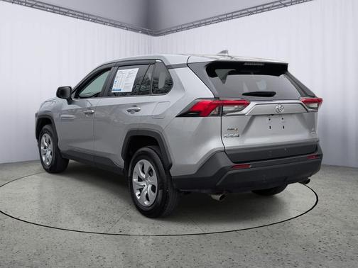 Silver Sky Metallic 2022 Toyota RAV4 LE