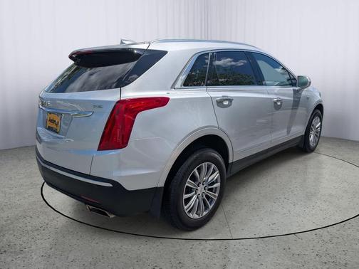 Radiant Silver Metallic 2017 Cadillac XT5 Luxury