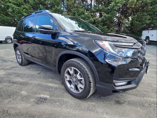 Crystal Black Pearl 2023 Honda Passport AWD TrailSport