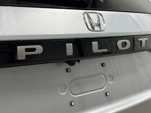 Solar Silver Metallic 2026 Honda Pilot EX-L