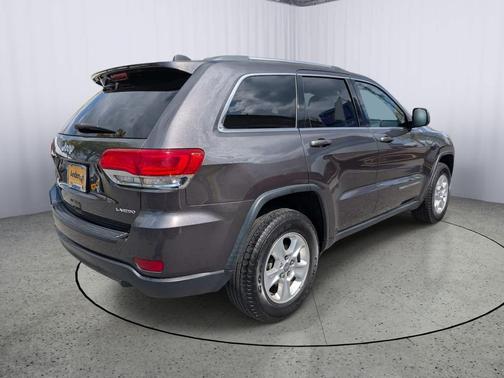 Granite Crystal Metallic Clearcoat 2015 Jeep Grand Cherokee Laredo