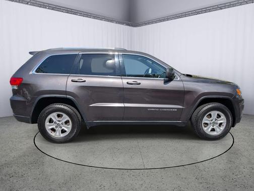 Granite Crystal Metallic Clearcoat 2015 Jeep Grand Cherokee Laredo