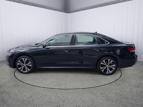 Deep Black Pearl 2022 Volkswagen Passat 2.0T SE
