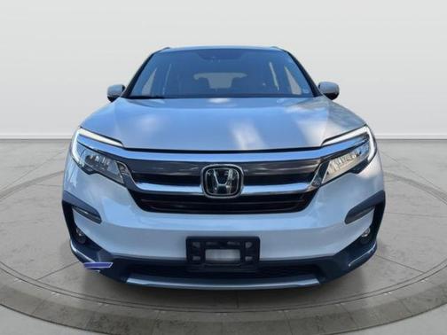 2022 Honda Pilot Touring 8-Passenger