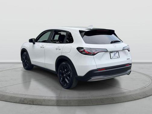 Platinum White Pearl 2024 Honda HR-V AWD Sport