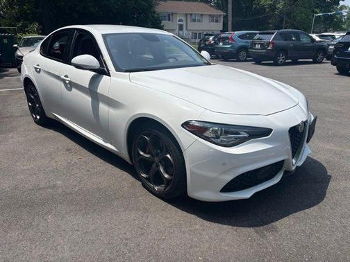 2019 Alfa Romeo Giulia Ti Sport