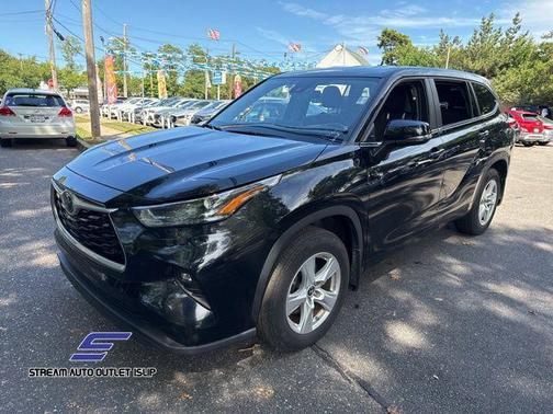 2023 Toyota Highlander LE