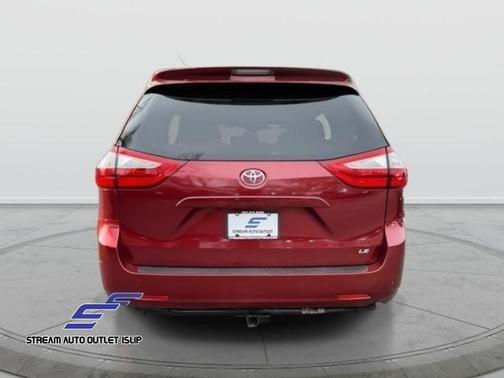 2016 Toyota Sienna LE