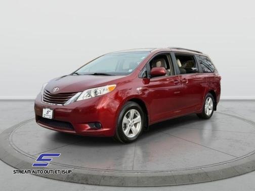 2016 Toyota Sienna LE