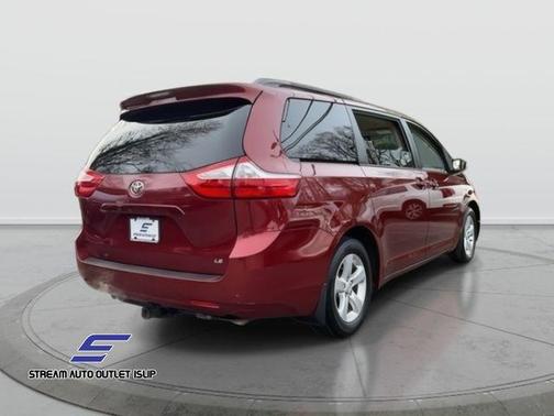2016 Toyota Sienna LE