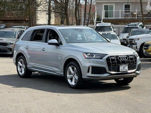 2023 Audi Q7 45 Premium Plus