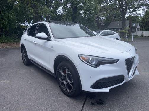 2022 Alfa Romeo Stelvio Ti