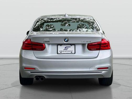 Glacier Silver Metallic 2018 BMW 330 xDrive