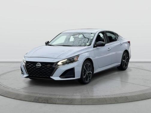 2025 Nissan Altima SR FWD