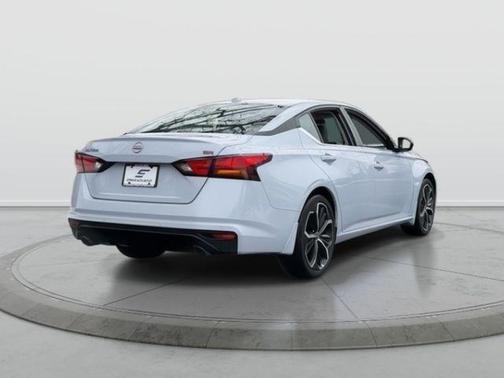 2025 Nissan Altima SR FWD