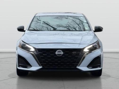 2025 Nissan Altima SR FWD